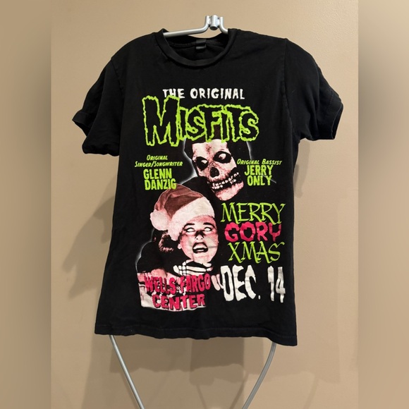 The Original Misfits - Philadelphia Wells Fargo event shirt (Merry Gory Xmas) - Picture 2 of 5
